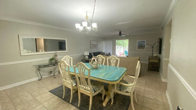 Photo - Charming 2/2 Seasonal Rental in Sarasota –... Unit 103A
