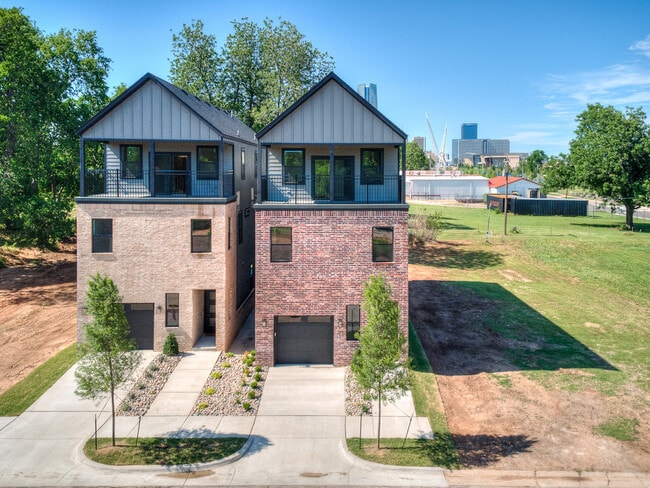 Photo - 317 SW 13th St