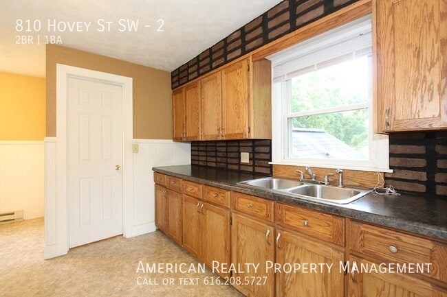 Photo - 810 Hovey St SW Unit 2