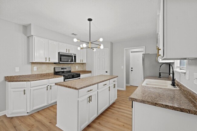 Photo - 7215 Trogon Ln