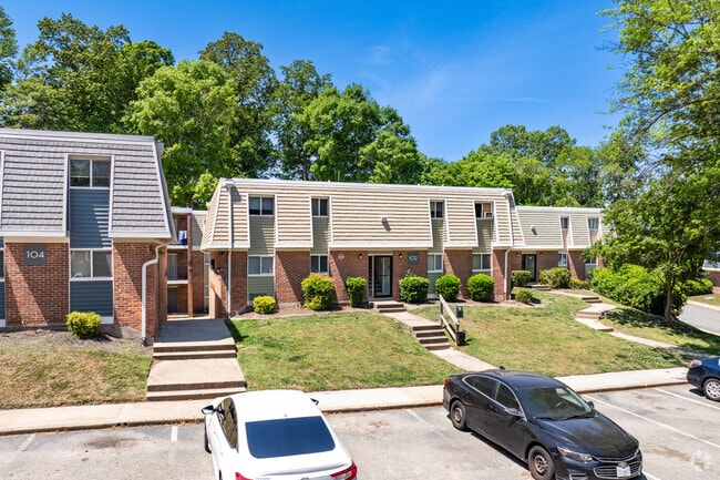 Flats at Newport Crossing