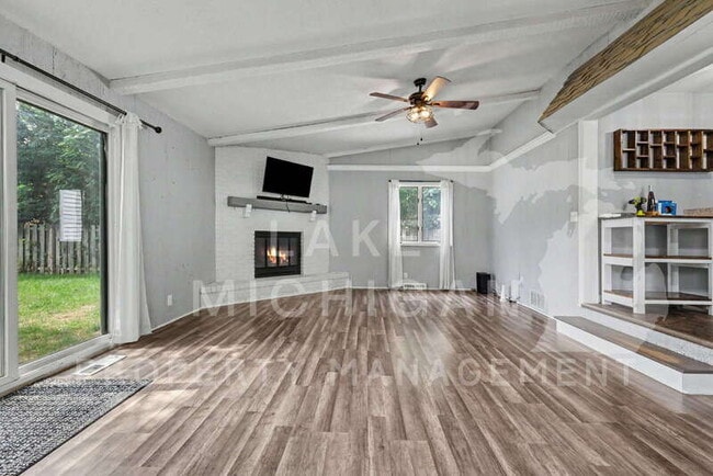 Photo - 704 Buckingham St SW