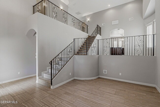 Photo - 14293 Meadow Lake Ave