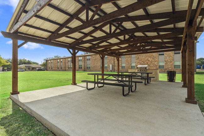 Cleburne Plaza
