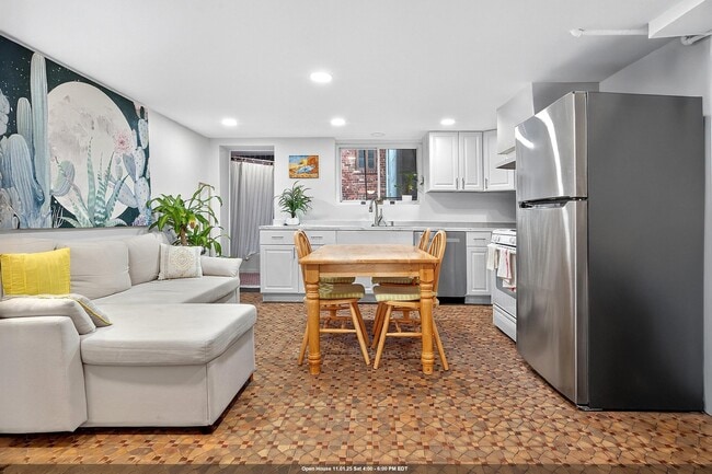 Building Photo - 288 4th St Unit Garden