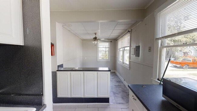 Photo - 900 Woodlawn Ave Unidad Entire