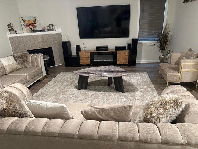 Photo - 521 Greyhound Ct