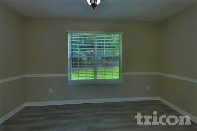 Photo - 141 Wood Way