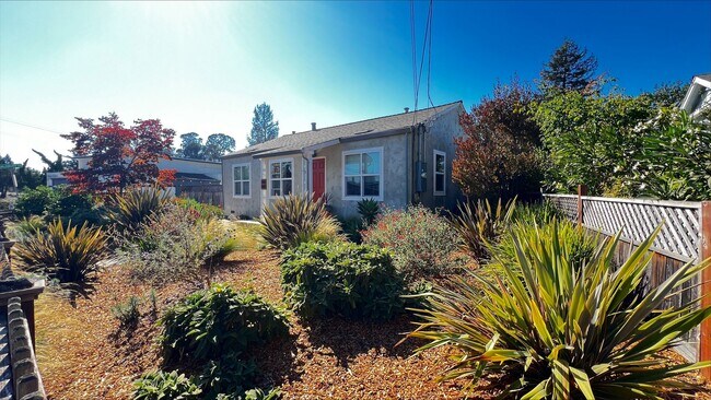 Photo - 3101 &amp; 3103 Unit Front House