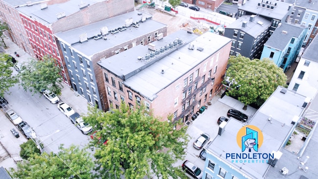 Building Photo - 525 E 13th St