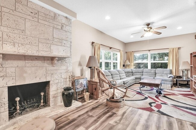 Photo - 916 Roberts Rd