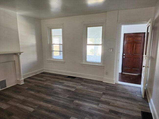 Photo - 2408 West St