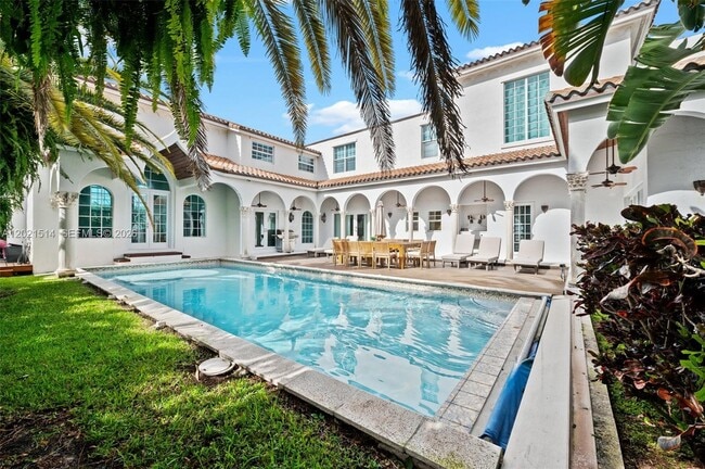 Photo - 2501 Pine Tree Dr
