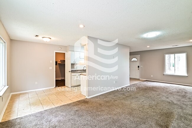 Photo - 421 Rockingham Rd