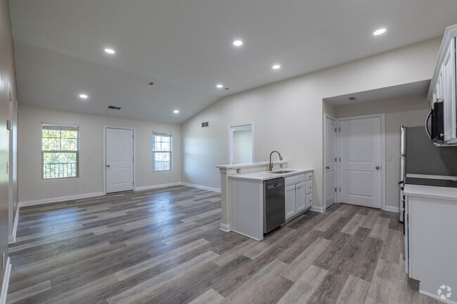 2BR, 2BA - 1,150SF - Living Area
