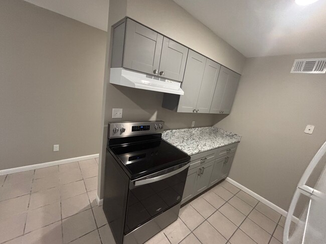 Photo - 210 Pelham Rd