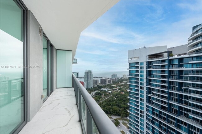 Building Photo - 1300 S Miami Ave Unit PH4909