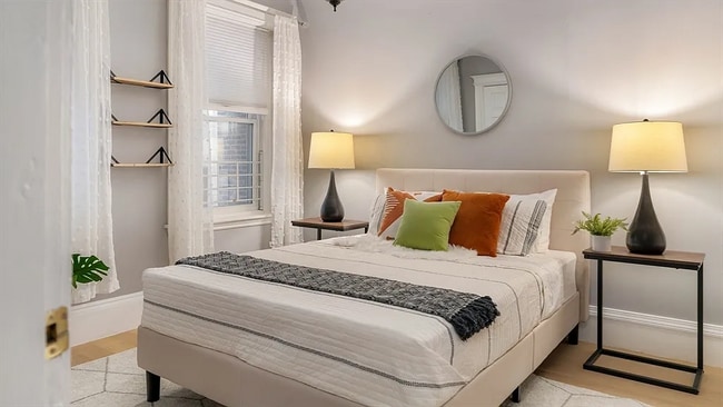 Building Photo - 19-21 Royal St-#2 Unit #2