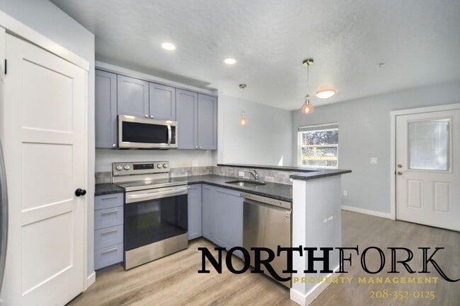 Photo - 1110 Manor Dr Unit 102/B