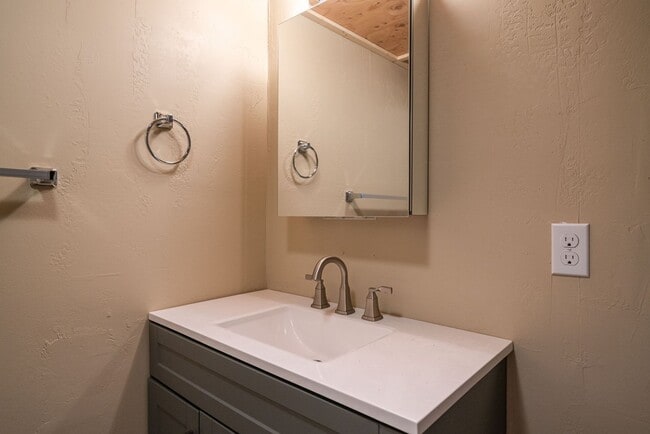 Photo - EN0064 James St Duplex- 2 Units Unit A