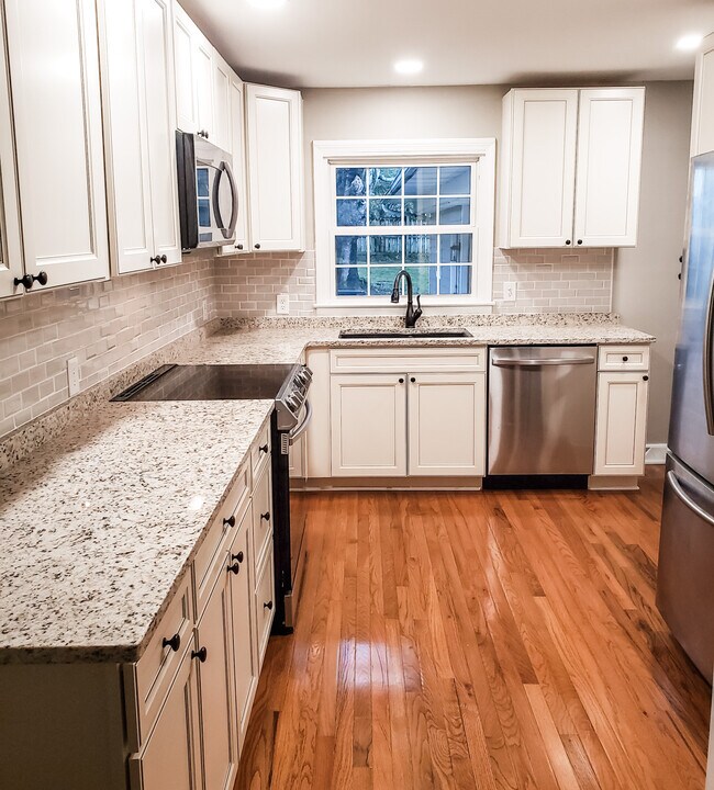 Photo - 1703 Woodland Ave House