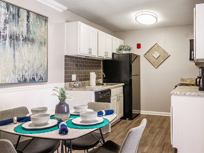 Photo - Oaks on Monument