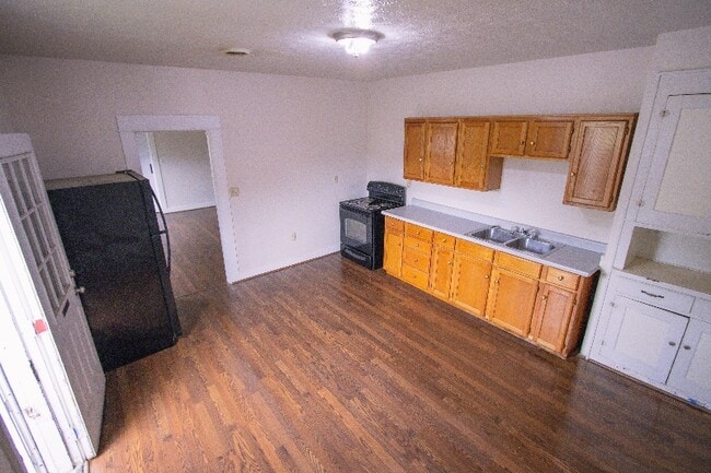 Building Photo - 510-512 Baltimore St Rental