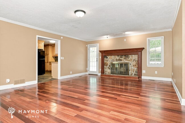 Photo - 74 Fair Oaks Dr SE
