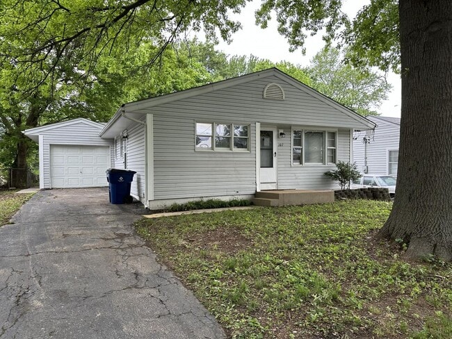 Photo - Lovely 2 Bedroom / 2 Bath for Rent - Section 8 Welcome