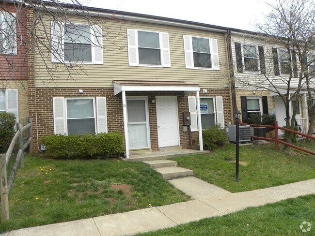 Building Photo - Leesburg Heritage Square Three Bedroom Rental