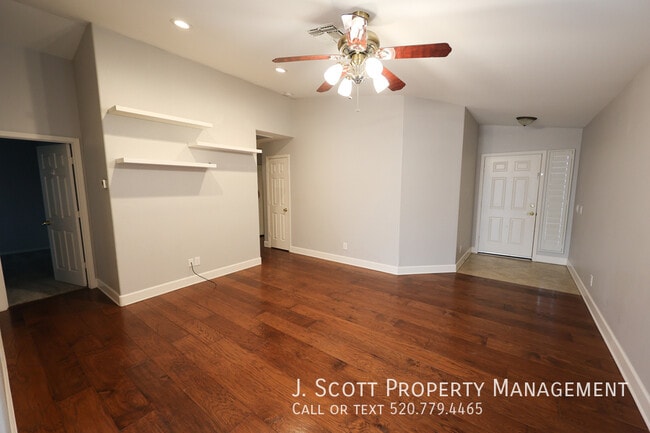 Photo - 135 W Ingram St