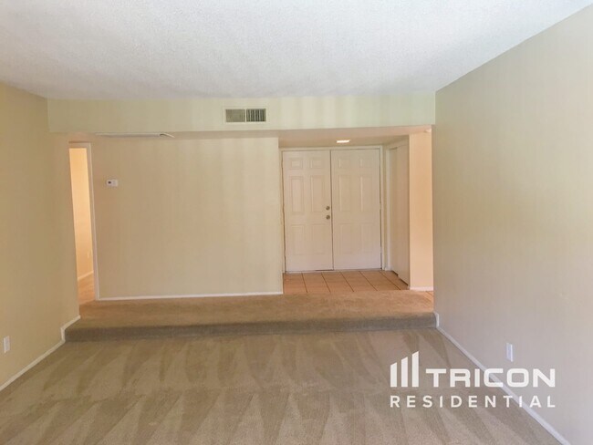 Photo - 5819 W Grovers Ave