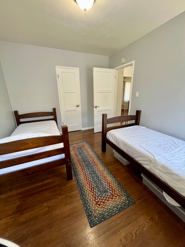 937 Maple St Unidad B