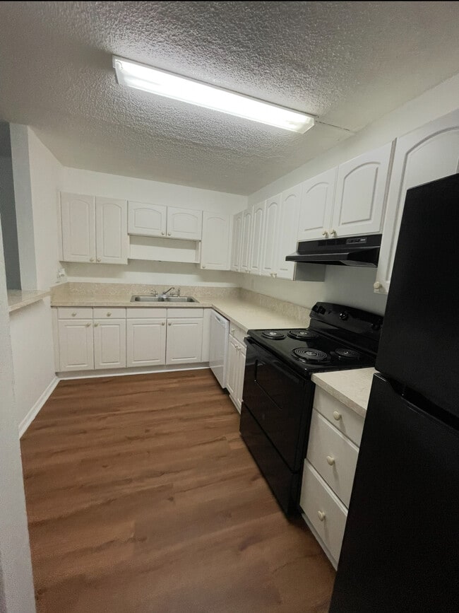 Kitchen - 14830 Naranja Lakes Blvd Unidad 2Q