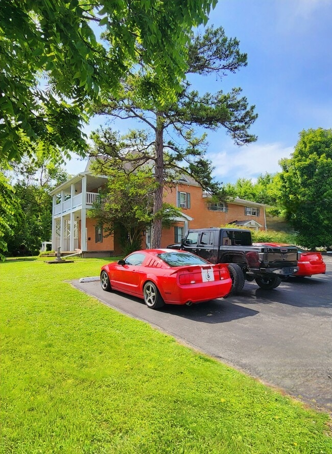 Photo - 1004 W Main St Unidad SUITE