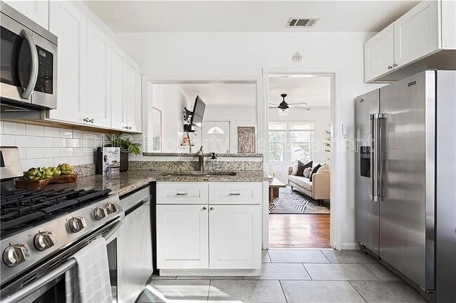 Photo - 530 Erin Ave SW