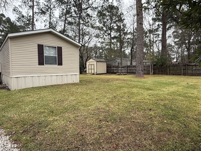 Photo - 200 Royalwood St