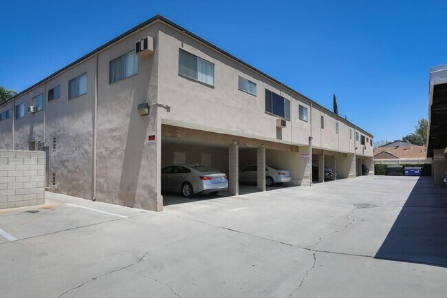 Photo - LOVELY 1BED Near Valley College! -- GREAT LOCATION!!! $1,000 Deposit (OAC)