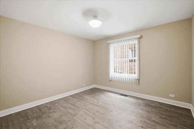 Photo - 2553 W Summerdale Ave