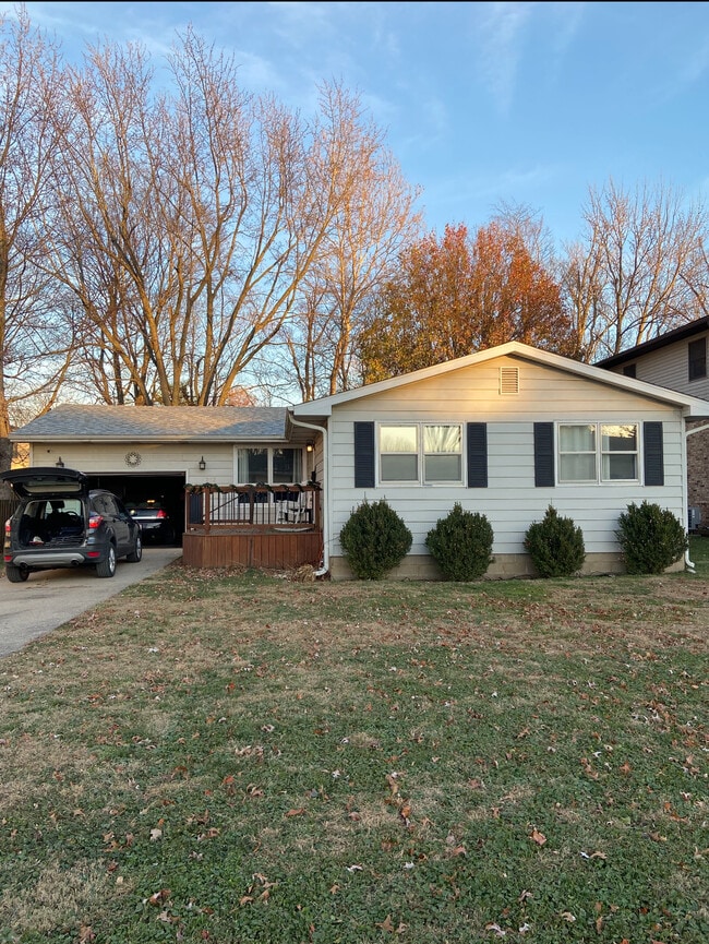 Front of residence - 212 Brookside Dr House