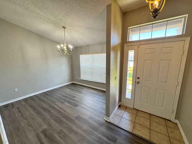 Photo - Split Floor plan 3/2 in Poinciana
