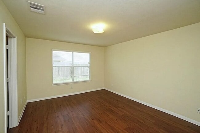 Photo - 882 Sun Prairie Dr