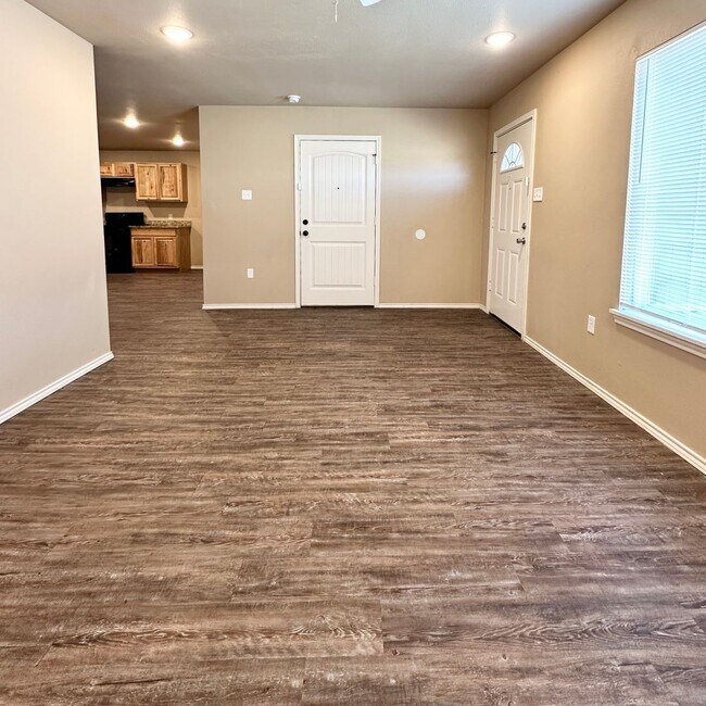 99 Move In Special With 13 Month Lease! House House Rental in