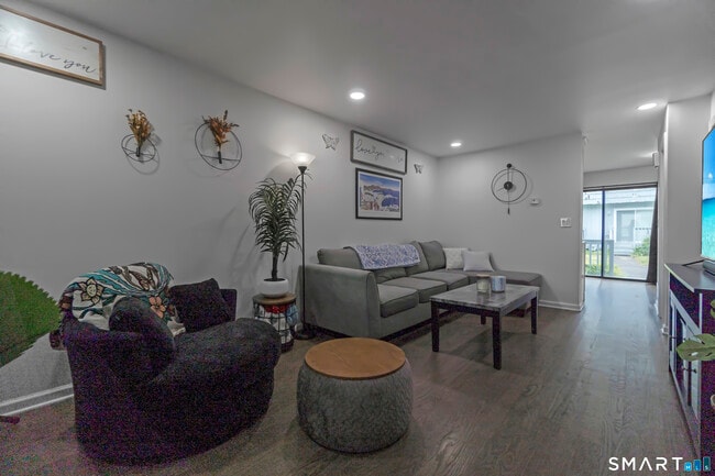 Photo - 654 Longbrook Ave Unit 654