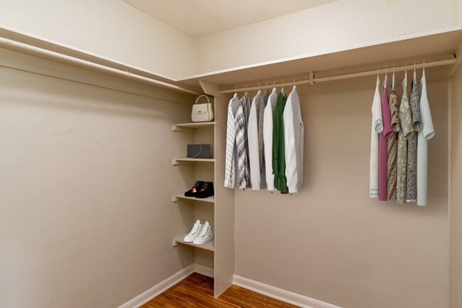 456 N Logan St Unit 207