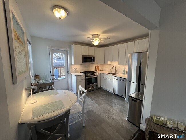 Photo - 58 Annawon Ave