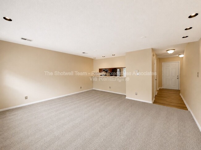 Photo - 437 S Gallaher View Rd Unit Apt 7
