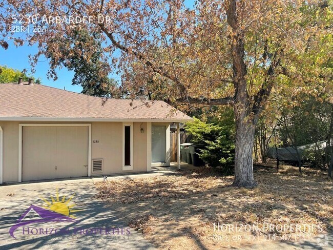 Building Photo - Open 2 Bed 2 Bath 1,030 Sq. Ft. Fair Oaks ... Rental