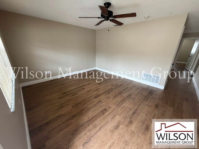 Photo - 1016 Malaga St