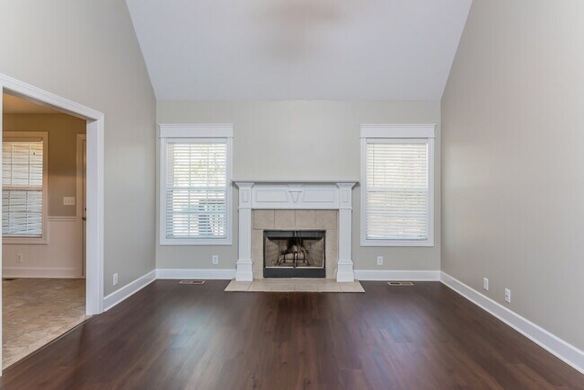 Photo - 220 Gatewood Dr